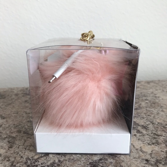 Adrienne Vittadini Bag Charm Power Bank - Picture 5 of 8